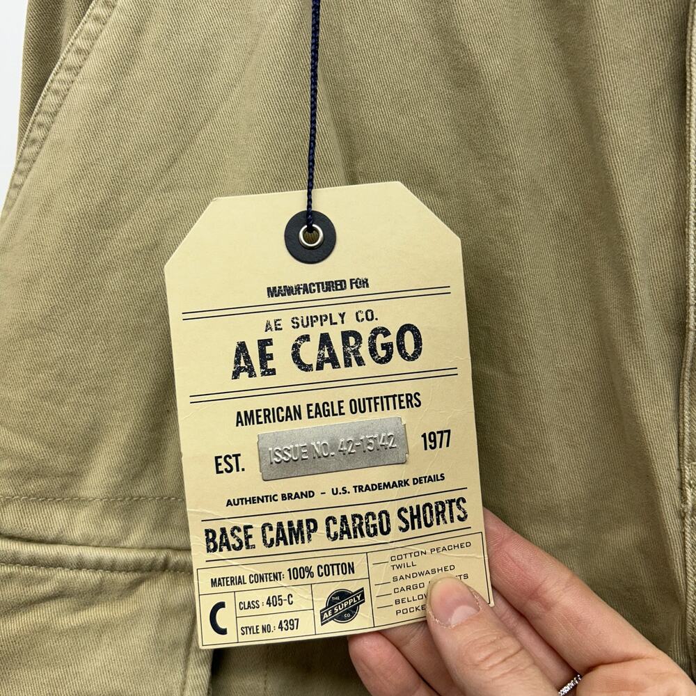 NEW AE American Eagle Beige Khaki Supply Cargo Shorts Mens 30 Pockets - Picture 3 of 4